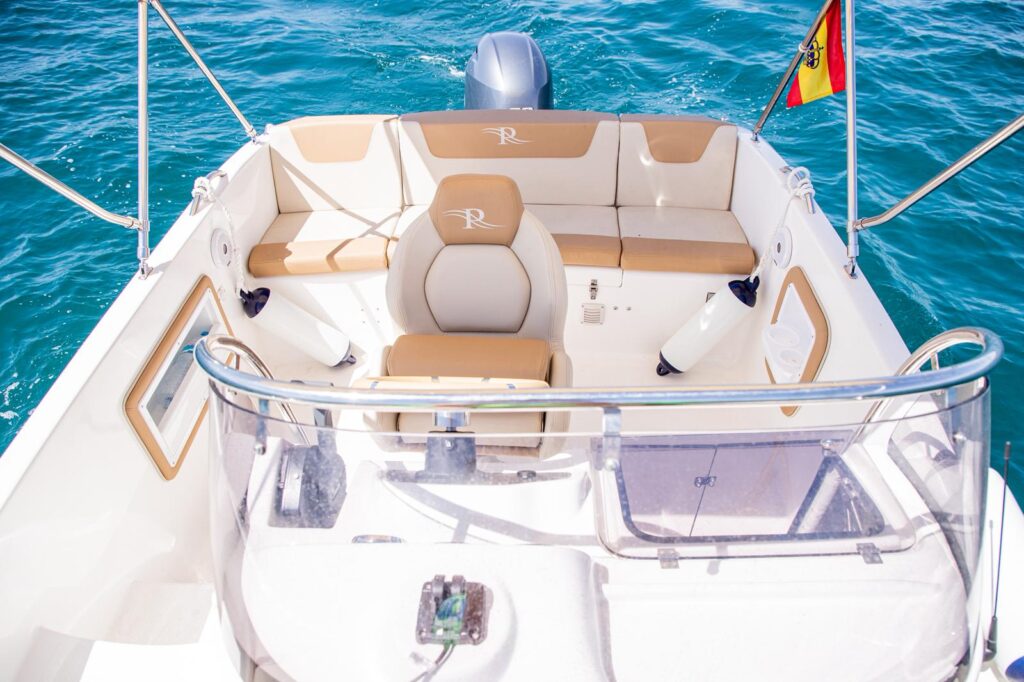 Passito 560 Self-Drive Tours Torrevieja Boat Rental