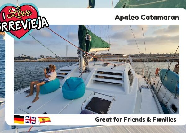 Afternoon boat on Apaleo